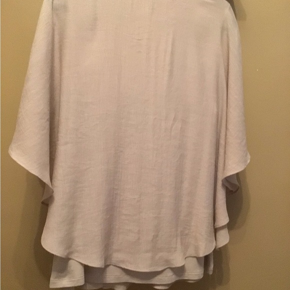 JM Collection tan shirt with lace V neck and cape like sleeves. - Picture 2 of 4
